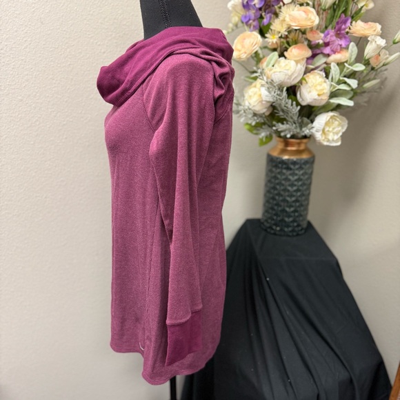 Eddie Bauer Women's Burgundy Cowl Neck Long Sleeve Top Size L - Picture 2 of 7